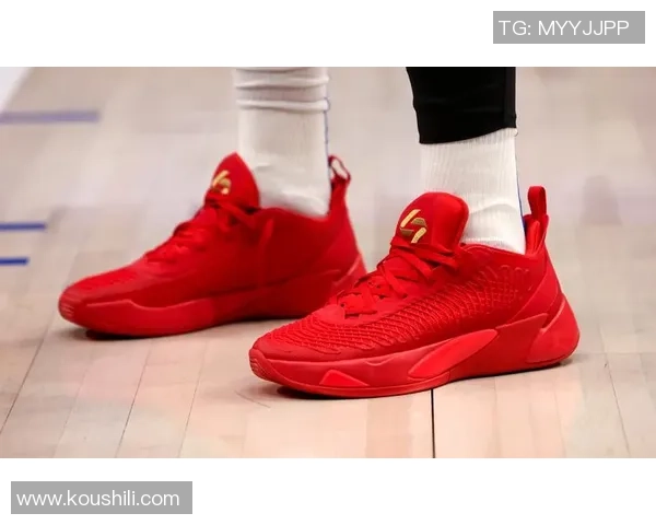 穿红色足球鞋的球星是谁 如何看待这一标志性配色背后的风格与意义