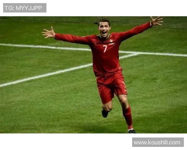 足球场上最帅的C罗瞬间展示 他的迷人魅力引领全球球迷热潮