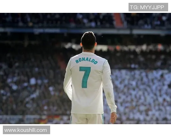 帕尼尼球星足球卡C罗限量版：纪念传奇足坛巨星的经典收藏之选